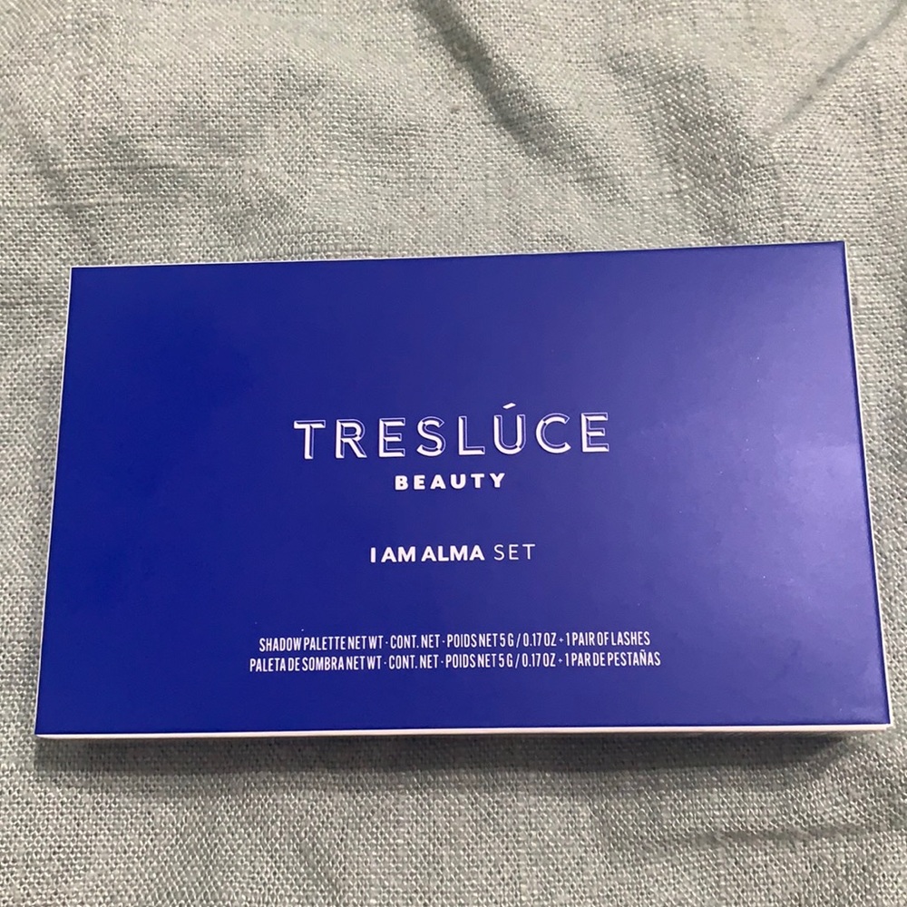 Tresluce Beauty I Am Alma Set Eyeshadow Palette w/ False Lashes and Glue New!